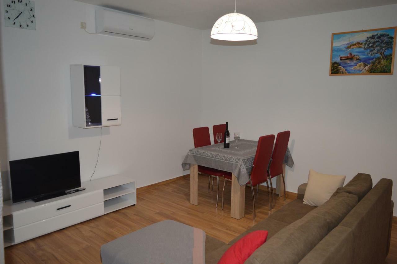 Fourm Apartment บาร์บินเย ภายนอก รูปภาพ