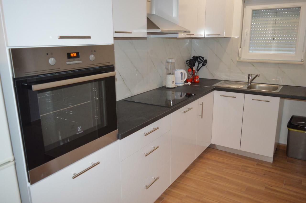 Fourm Apartment บาร์บินเย ภายนอก รูปภาพ